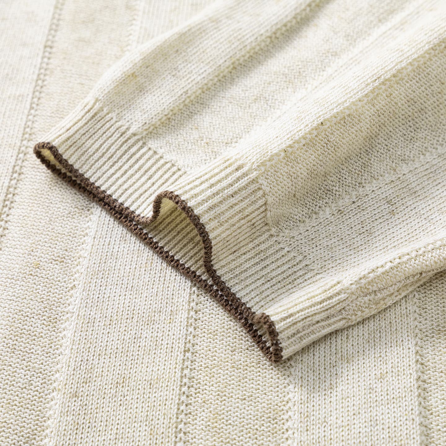 ALASSIO | POLO HOMBRE DE LINO CANALÉ VERTICAL CON BOTONES