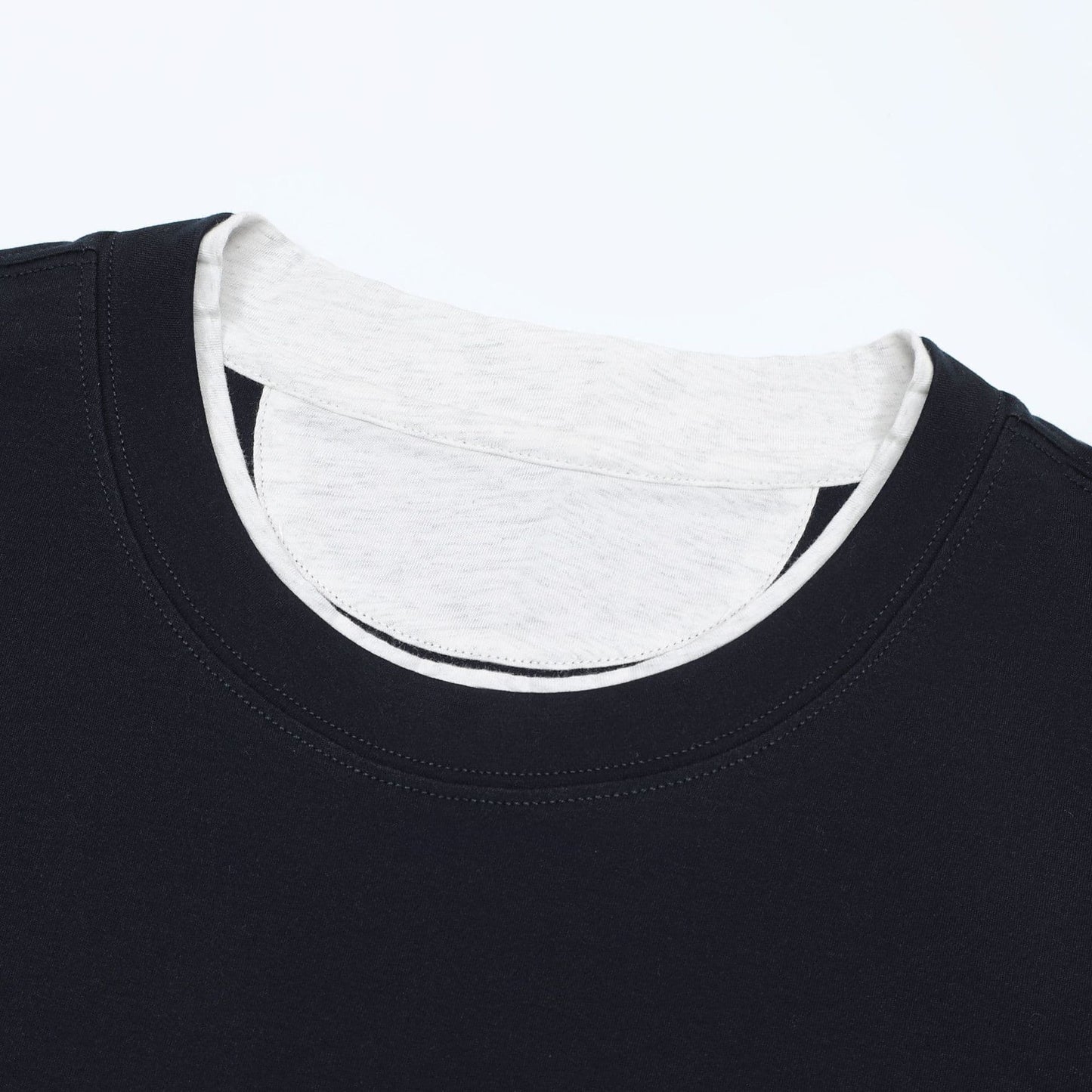 LERICI | CAMISETA HOMBRE DOBLE CAPA CUELLO Y BAJO EN CONTRASTE