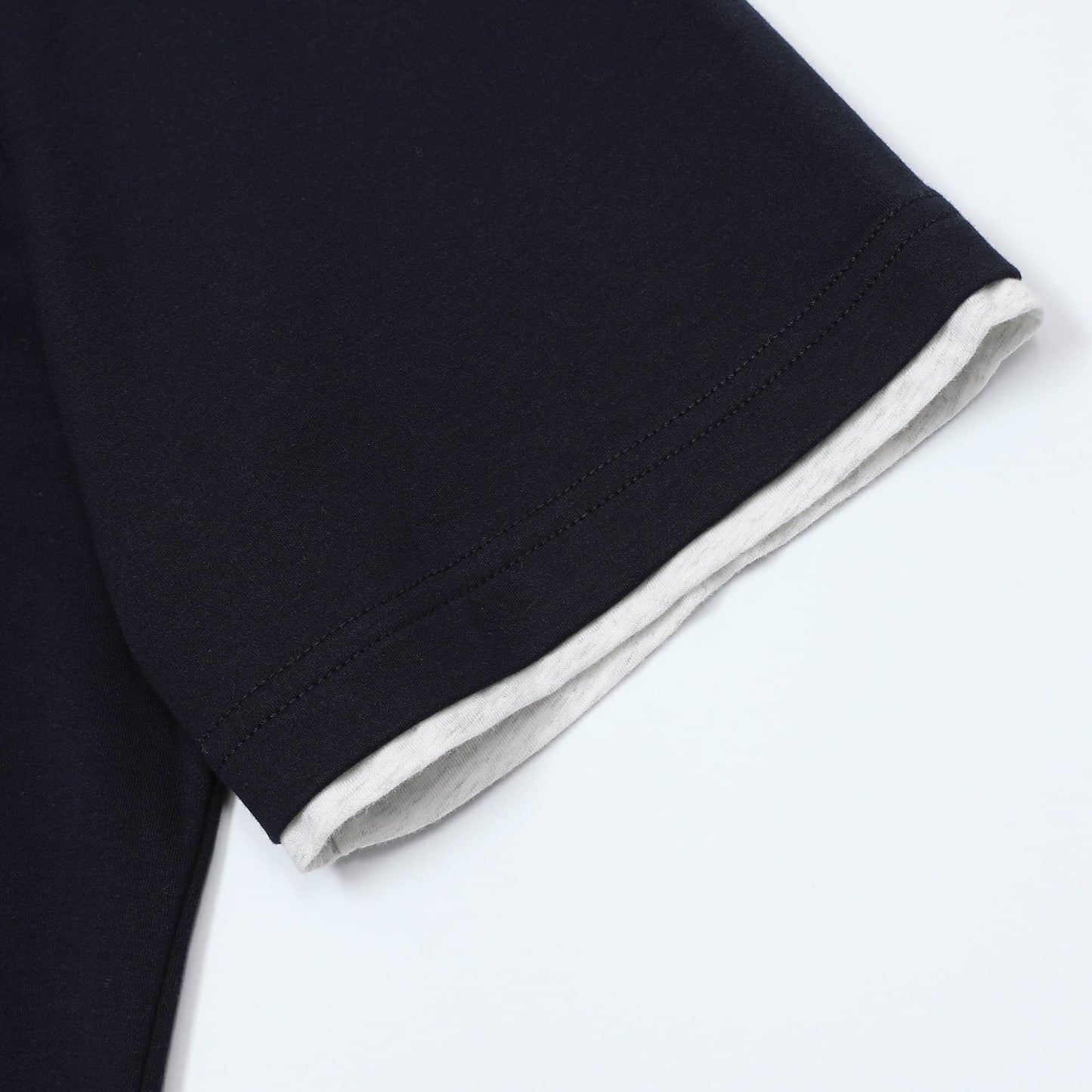 LERICI | CAMISETA HOMBRE DOBLE CAPA CUELLO Y BAJO EN CONTRASTE