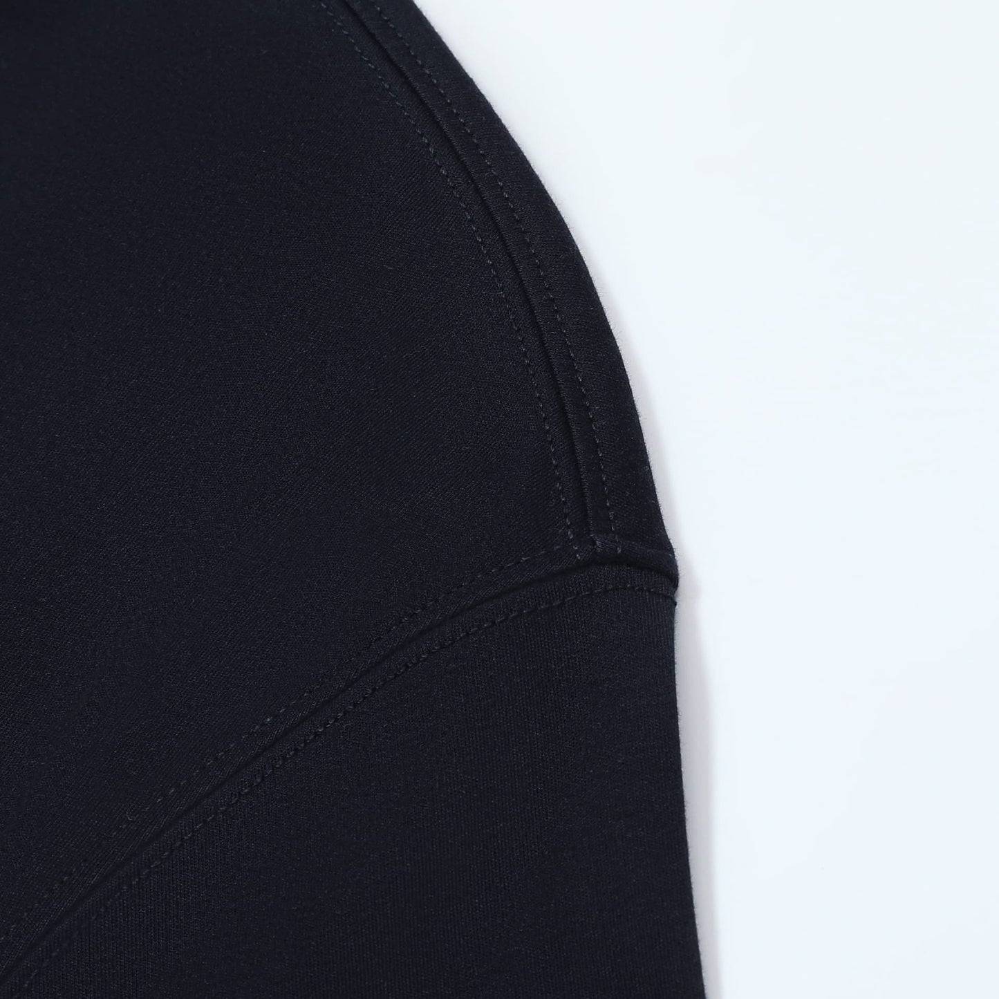 LERICI | CAMISETA HOMBRE DOBLE CAPA CUELLO Y BAJO EN CONTRASTE