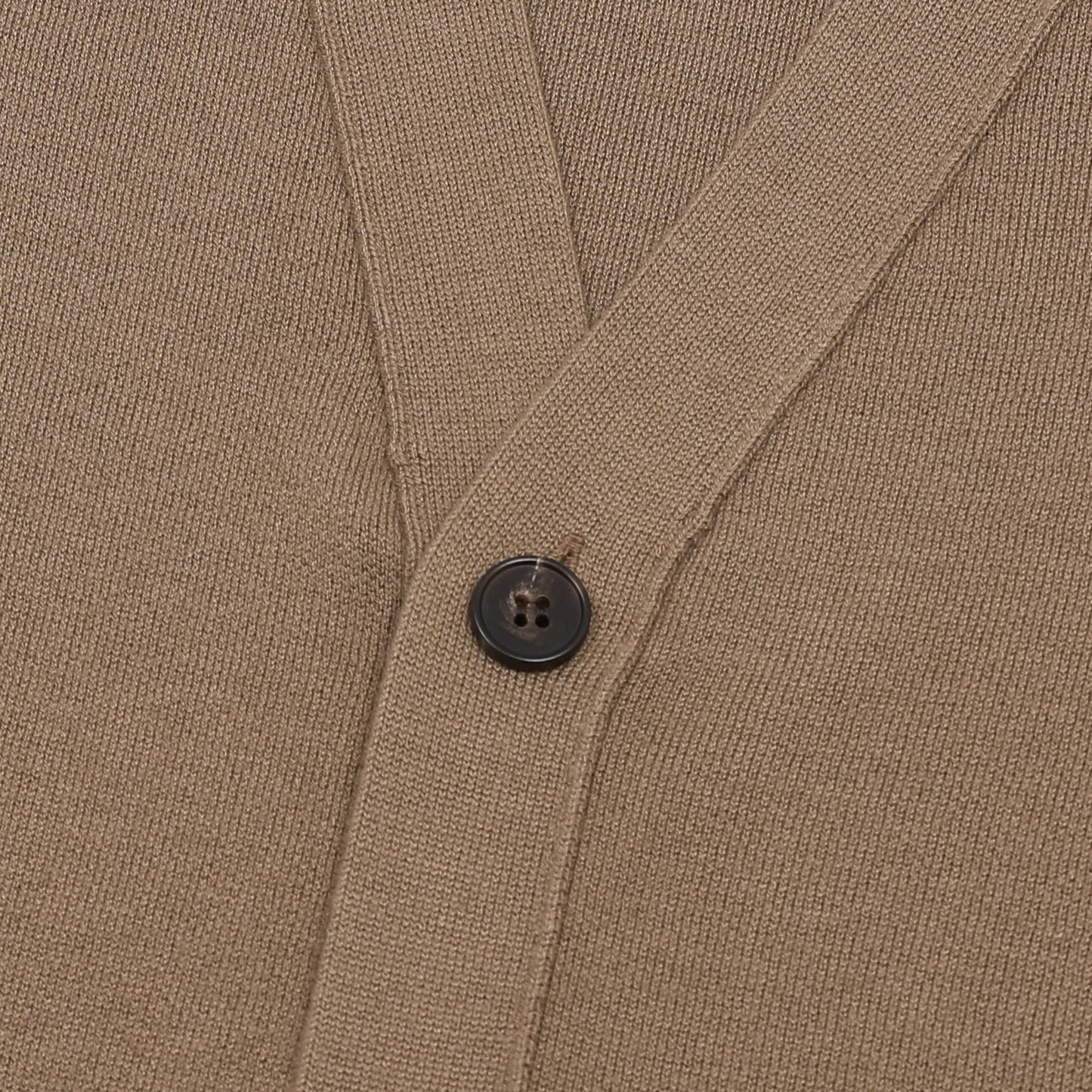 ALDWYN | CHALECO HOMBRE DE PUNTO DE LANA CUELLO PICO BOTONES