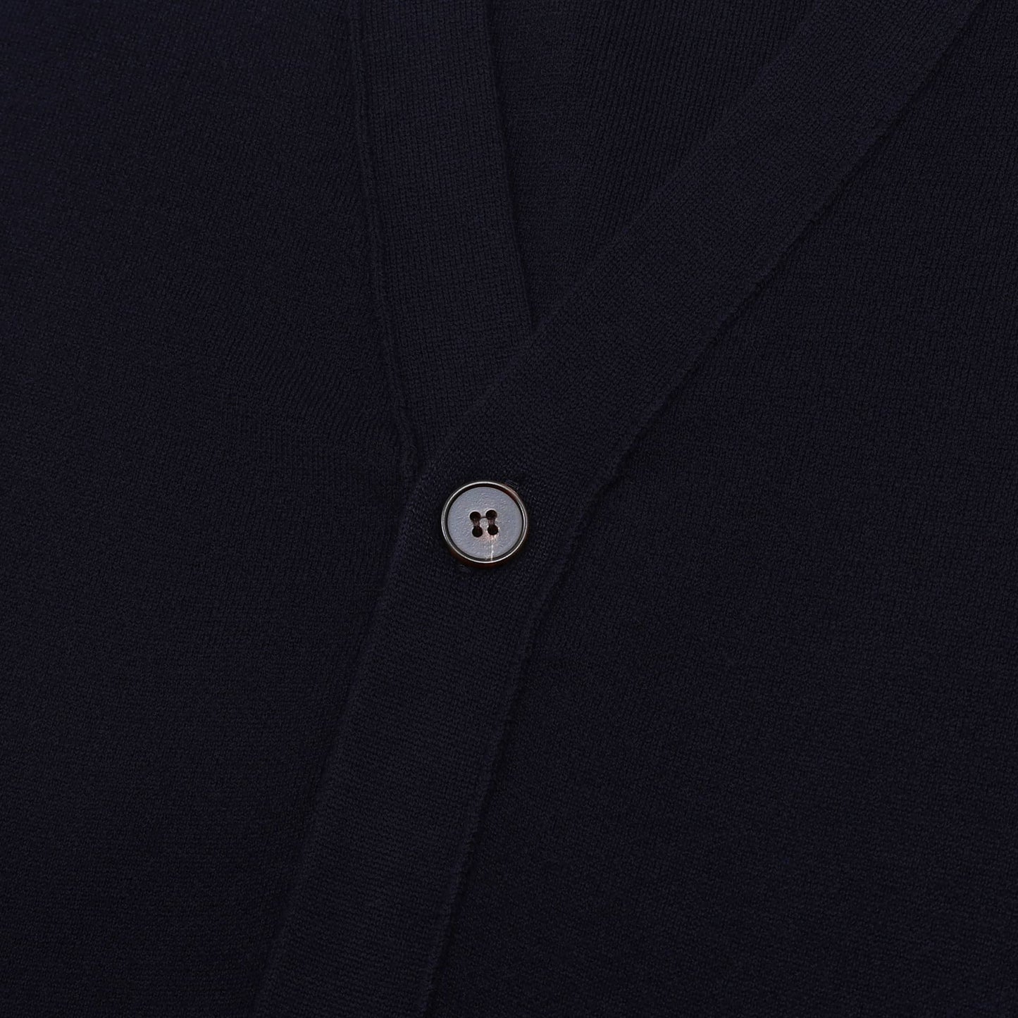 ALDWYN | CHALECO HOMBRE DE PUNTO DE LANA CUELLO PICO BOTONES