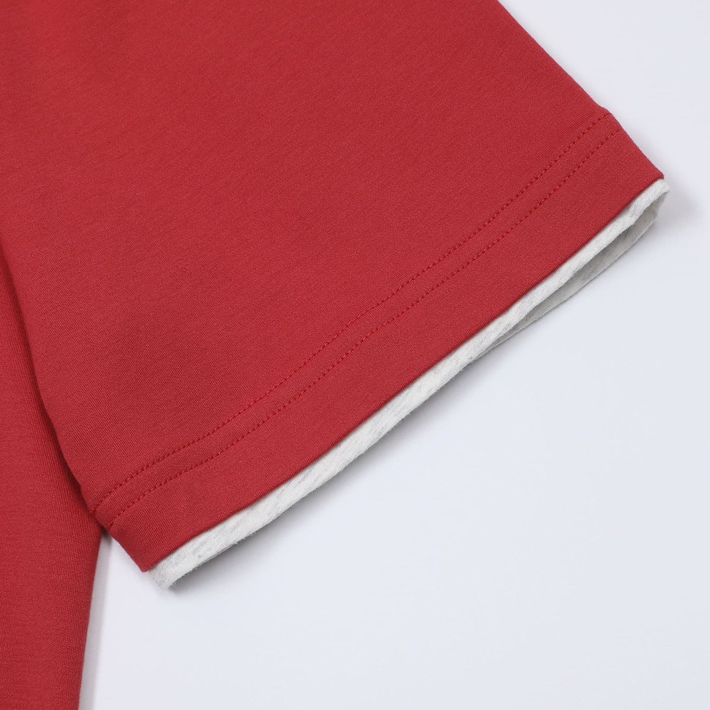 LERICI | CAMISETA HOMBRE DOBLE CAPA CUELLO Y BAJO EN CONTRASTE