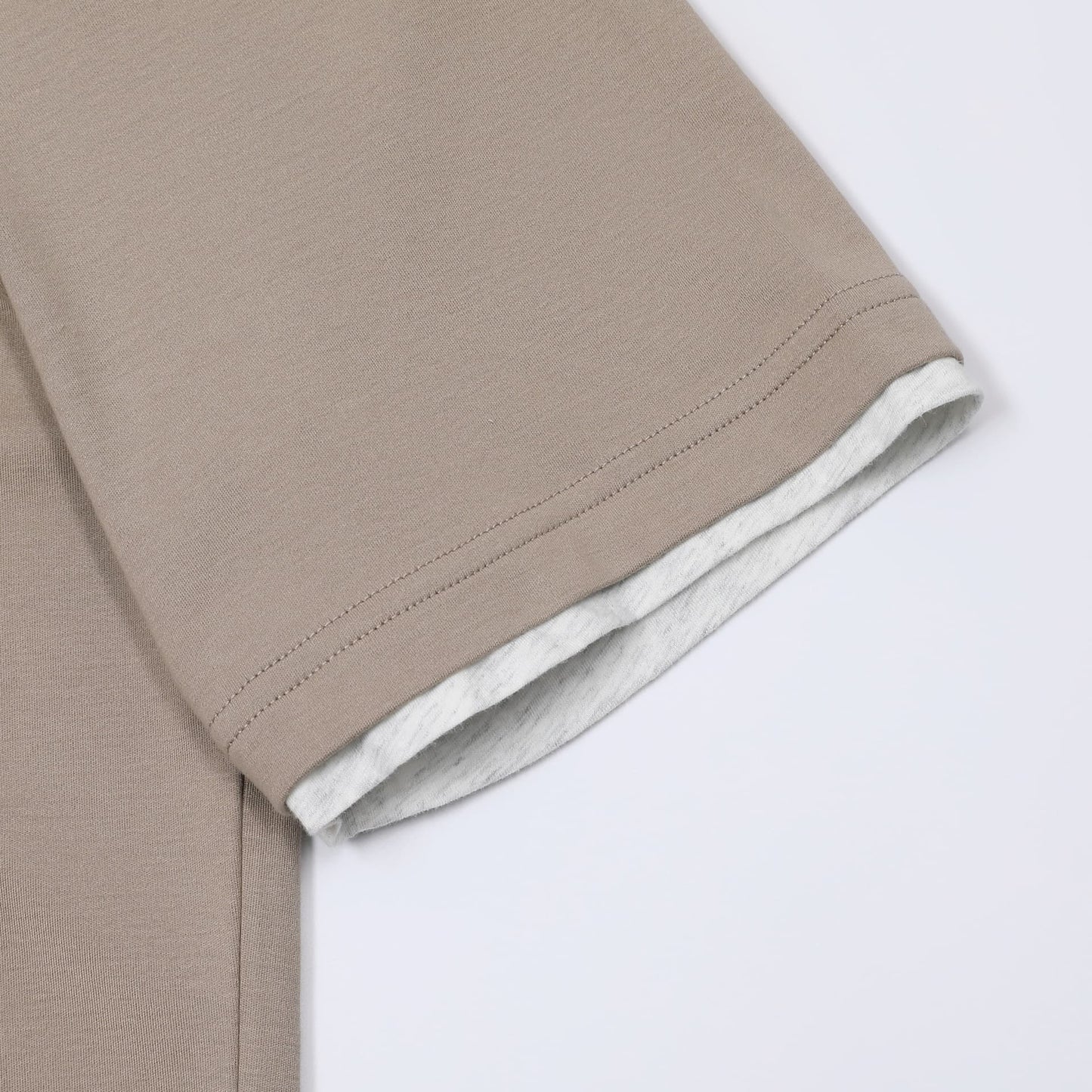 LERICI | CAMISETA HOMBRE DOBLE CAPA CUELLO Y BAJO EN CONTRASTE