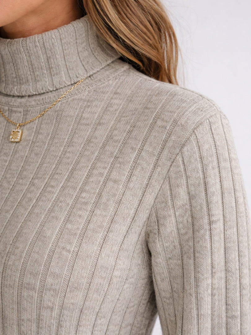 Montserrat | Vestido Corto de Punto Acanalado Mujer Cuello Alto Manga Larga