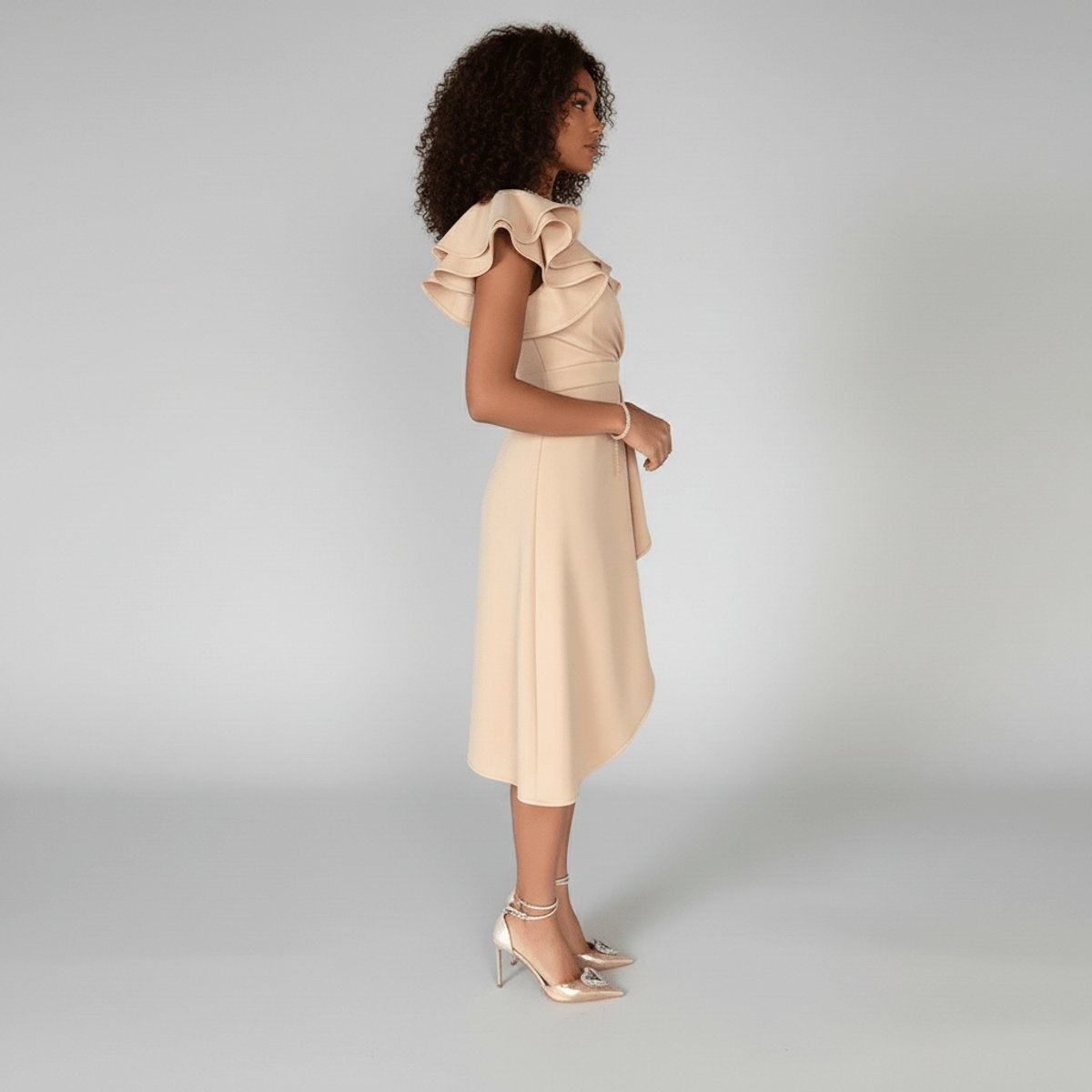 Remedios | Vestido Invitada Otoño con Volantes Mujer Escote V Asimétrico
